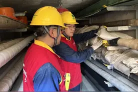 巡查电缆沟道 守护万家灯火图片