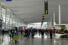 春运首日白云机场预计接送旅客超23万图片