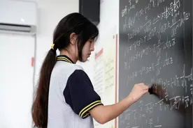 爆冷杀入“阿里全球数学竞赛”的中专女生：梦想就是考大学图片
