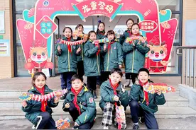 龘龘前行！光谷中小幼学生返校“龙”气十足图片