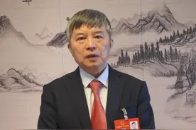 【我向两会提个问】宋宝安代表：推动“四链”有机衔接，打造贵州高等教育发展新引擎图片