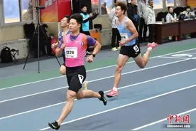 苏炳添“复出”跑出六六大顺，60米6秒66摘银图片