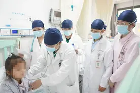 女童同时感染三种病毒，又到高发季！你身边发烧、嗓子疼的变多了吗？图片