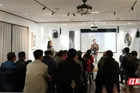 “一千幅画的展览”推出第三期 “云游”刘京版画作品展开展图片