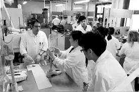 处理好职业学校发展中的四个关系图片