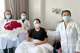 高度近视合并白内障 云南大理一患者手术后重获清晰视力图片