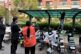 滕州市龙泉街道万达片区：升级改造充电桩 ，停车充电更方便图片