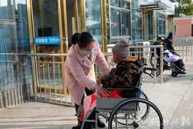 快乐“班集体” 平均八十岁 走进枣阳市九鼎养老公寓图片