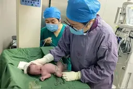 济南一位60岁孕妇产下男婴 街道：二孩 可申领育儿补贴图片
