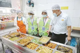黄冈师范学院抓实食品安全建设放心食堂图片