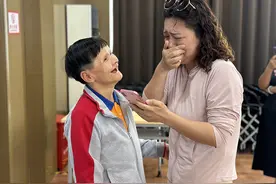 流落街面被救助站收容18年，聋哑母亲与女儿终相逢图片