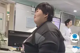 400斤女孩已减88斤将做手术，女孩妈妈：曾大半年涨100多斤，女儿说自己想活着图片