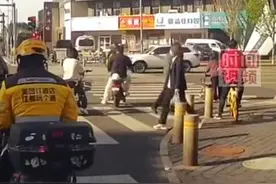 评论丨男子开车故意撞外卖小哥被刑拘，恶人自有法律来惩治图片