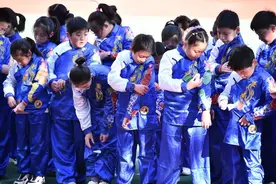 虹口这所小学的体育课是这样上的……图片