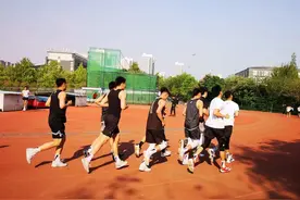 山东高速男篮7日下午重新集结，丁伟未现身，纪民尚将任竞训总监图片