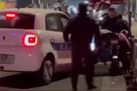 宁波流动摊贩遭城管围追堵截？官方：涉事路段不适合摆摊，既影响交通还扰民图片