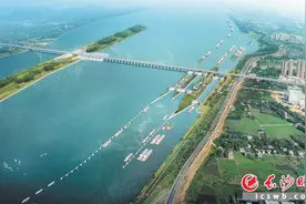 湘江长沙综合枢纽三线船闸开工建设 湖南“通江达海”梦再进一步图片