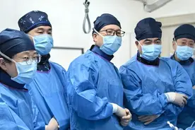 难治性高血压新疗法：上海专家创新国内首台肾神经标测/选择性消融去肾神经术图片