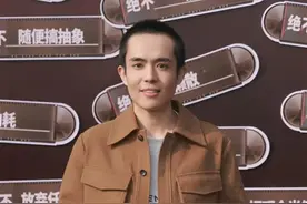 王星现身《无限超越班3》录制现场，发声称：“只要永不放弃，必能冲破阴霾”图片