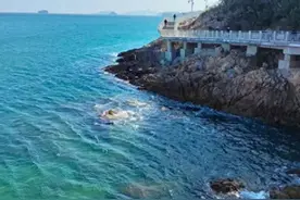 28岁女游客疑因拍照坠海溺亡，警方介入调查图片