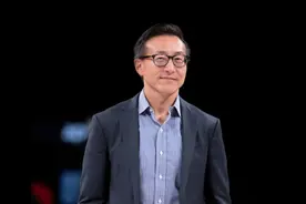 何以蔡崇信图片