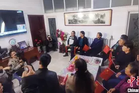 “天宫”中的“老乡见老乡”图片