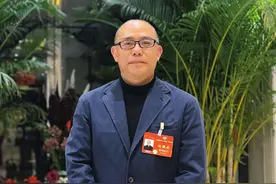 皇甫宜川委员：打通中小学生影视教育“最后一公里”图片