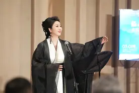 女高音歌唱家刘芳瑛：想让古老的琴歌焕发新的光彩图片