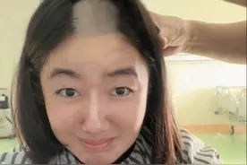 “点读机女孩”自曝患罕见脑瘤，暴瘦15斤疑为拼成绩熬伤身体图片