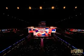 2024“时间的朋友”跨年演讲在深圳举办，罗振宇畅谈“是什么让我眼前一亮”图片