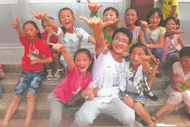 女生联系十年前支教老师：跨越十年的双向奔赴图片