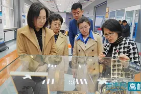 天津市科技局领导一行到天津轻工职业技术学院调研交流图片
