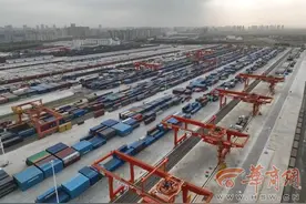 丝路电商班列（西安—乌鲁木齐）开行突破200列图片