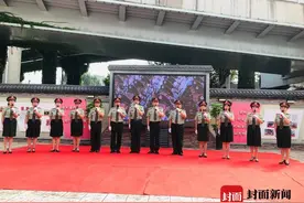 歌声颂祖国 成都市民分享万千气象的成都图片