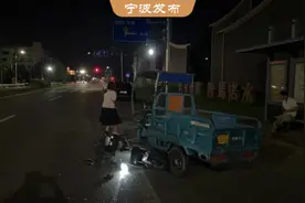 黑暗中，他多看了一眼，救回一条命！图片