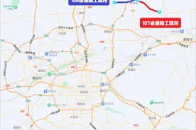 因改造施工原因 G108、S107阎良段部分车道临时围挡图片