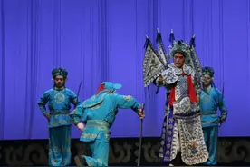 尚派大戏《十三妹》在淄博剧院精彩上演图片