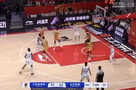 全场战报|犯规大战！山东男篮99:94胜江苏，全场出现65犯图片
