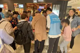 爱心义卖了解一下！他们将为山区孩子送去温暖衣物图片