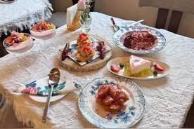 樱花饼、樱花糕、樱花小龙虾，外地游客专程来汉品尝“春天的味道”图片