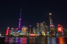 中国最高楼联动全球“朋友圈”亮灯贺新春，从上海“红”到世界图片