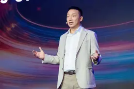 荣耀CEO李健：五年投资100亿美元，共建开放AI终端生态图片