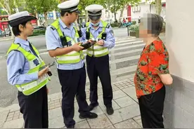 淄博周村交警暖心救助迷路老人，警方携手助其安全回家图片