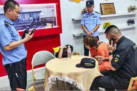 特殊儿童站台走失 热心值班员温暖守护图片