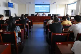 宁阳县葛石镇卫生院医务人员接受行为准则“集训”图片