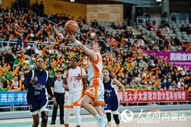 内蒙古农信女篮主场逆转战胜新疆国达氢女篮图片