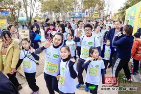 300组家庭参赛，2024汉马亲子趣味马拉松欢乐开跑图片
