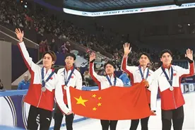 团结为刃 滑向米兰图片