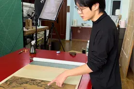 98年小伙修古画上热搜：是书画修复师，也是UP主图片