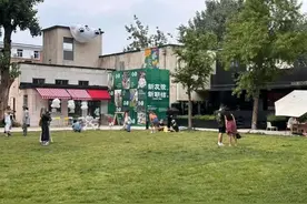 老商场成新网红！61岁友谊商店，北京最热门打卡地图片